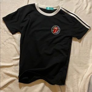 Black shirt with tongue.✨